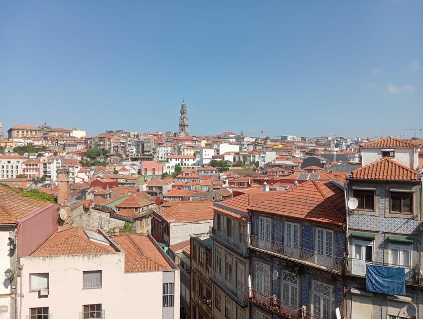 Porto - Old Town Tour with an official guide - Sé Cathedral and the stone-road feeling of Old Porto