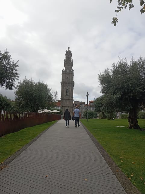 Porto - Old Town Tour with an official guide - Livraria Lello and Irmão: getting context before you go off on your own