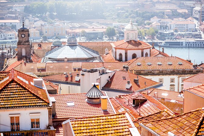 Porto "Old Town" Walking Tour with river cruise (Small-groups) - Old English Clube do Porto: a quiet reminder of British ties