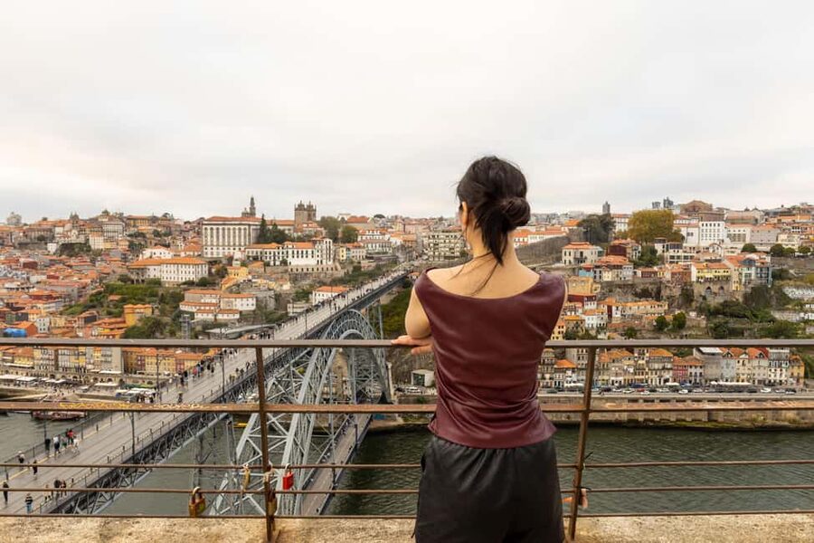Porto: Photo sessions in Porto city for groups or individuals. - Ribeira’s River-Edge Hour: D. Luis Bridge and Rabelo Boats