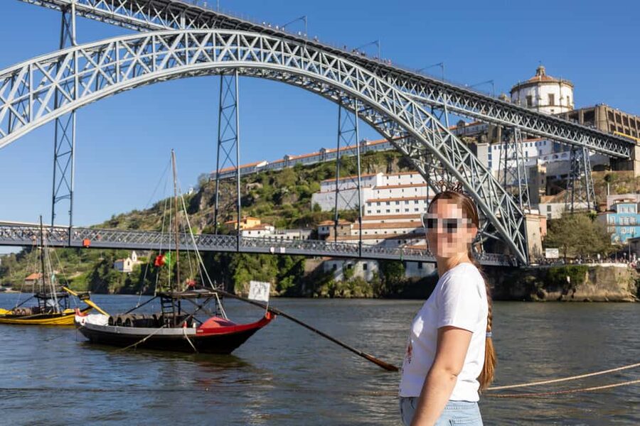 Porto: Photo sessions in Porto city for groups or individuals. - What You Get at the End: Photo Count and Delivery Speed
