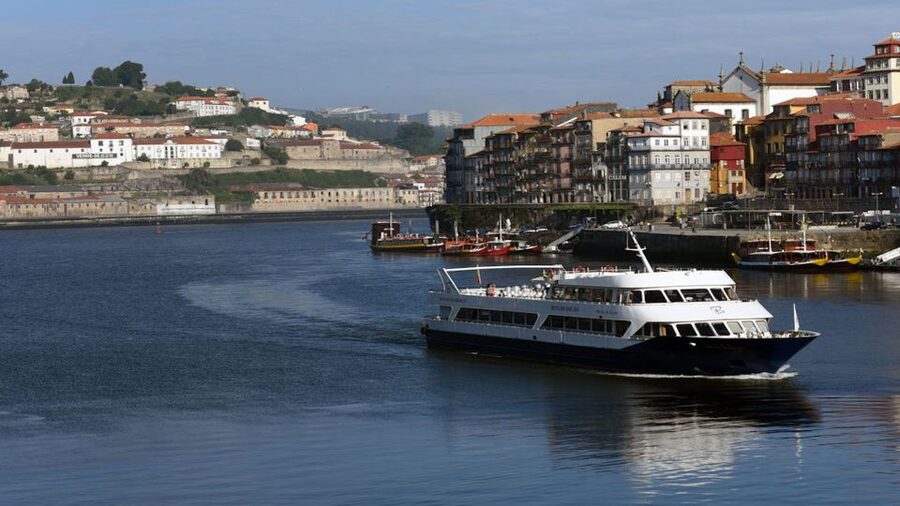 Porto/Pinhão/Porto - Breakfast first, then the river takes over