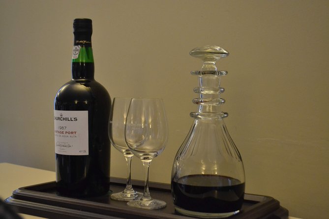 Porto: Port and Douro Wine Walking Tour With 9 Wine Tastings - Stop 2 at Solar dos Dragos: switching gears to Douro Valley wines
