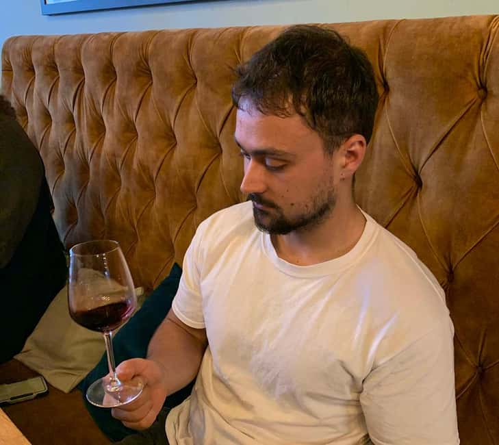 Porto: Port Wine Tasting – 1-Hour Masterclass with Sommelier - How the sommelier turns Port history into tasting clues