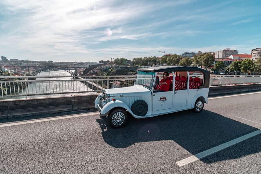 Porto: Premium Wine Eco Car Tour River - What this tour feels like on the ground