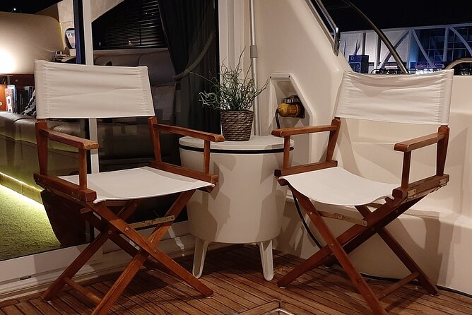 PORTO : Premium Yacht Tour – 6 Bridges & Douro Estuary Reserve - Welcome Drink, Music, and the Small-Group Mood