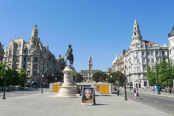 Porto private afternoon tour, discover the most iconic attractions - Igreja do Carmo, the Hidden House, and why Porto’s architecture is clever