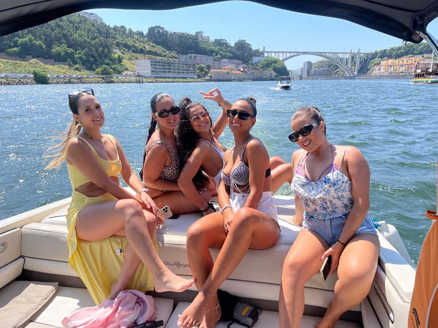 Porto: Private Cruise on Douro -1:30hr up to 6 people - Wine tasting on board: how the crew keeps the vibe going