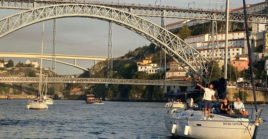 Porto: Private Douro River Charming Cruise w/wine tasting - Welcome drink, custom music, and a slow glide between Porto and Gaia