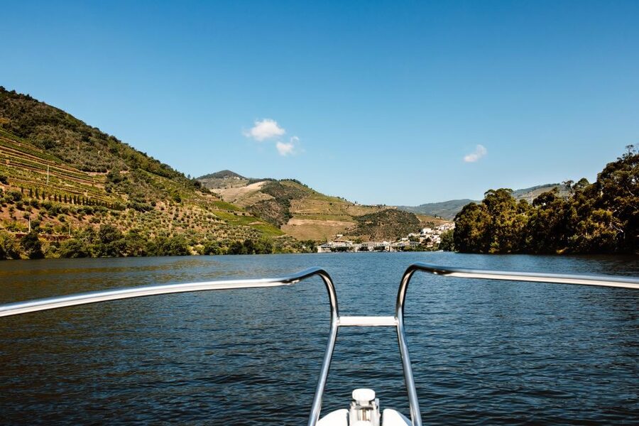 Porto: Private Douro Valley 4x4 Tour with Lunch - 95 Minutes in a Jeep/SUV, Then Real Off-Road Trails