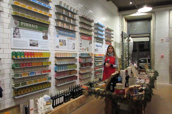 Porto Private Food & Wine Walking Tour with Market & Tastings - Mercado do Bolhão: how Porto locals shop and what you taste there