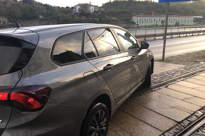 Porto Private Half-Day Custom Sightseeing Experience - Palácio da Bolsa and the Douro Bridge Pass-By, for Big Architecture and Bigger Scale