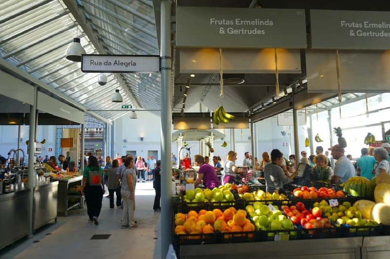 PORTO: Private Historic Center Walking Tour with Degustation - Crossing Luís I Bridge for Douro River panoramas