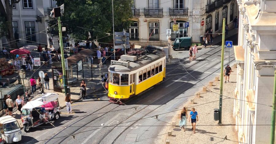 Porto: Private Historical Walking Tour with Local Guide - Private group value: what your $83 is really buying