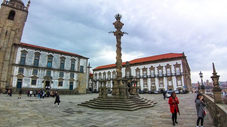 Porto private morning Tour, see the most iconic attractions - Clérigos Tower: the viewpoint that explains the city