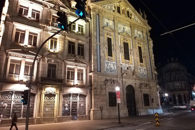 Porto private night Tour, discover the most iconic attractions - Getting going: Praça da Liberdade and downtown pickup