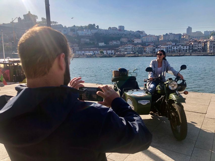 Porto Private Sidecar Tour - The vintage car stop, a short break with a fun change of pace
