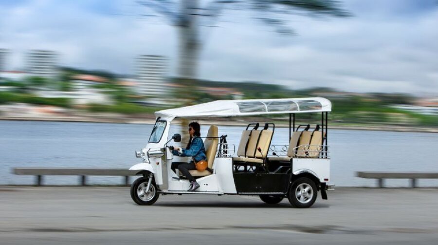 Porto: Private Sightseeing Tour by Electric Tuk Tuk - Electric Tuk-Tuk in Porto: a smooth ride for steep streets