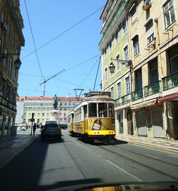 Porto Private Tour 2H - Clérigos Tower and São Bento: Classic Porto That’s Easy to Love