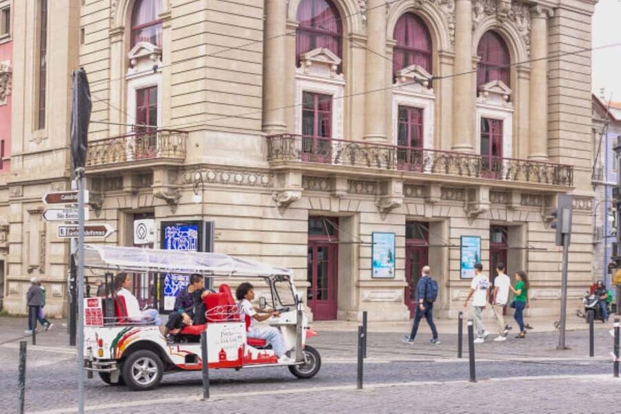 Porto: Private Tuk Tuk Tour in Porto's Historic Center - Avenida dos Aliados and City Hall, the grand civic mood