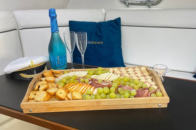 Porto: Private Yacht Cruise with Local Wine, Snacks and 6 Bridges - Price and value for a group up to 10