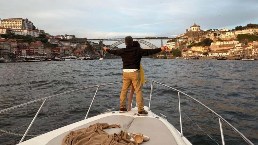 Porto: Private Yacht Tour with Wine, Snacks & 6 Bridges - Ribeira do Porto From the Water: UNESCO Details You Can Actually See