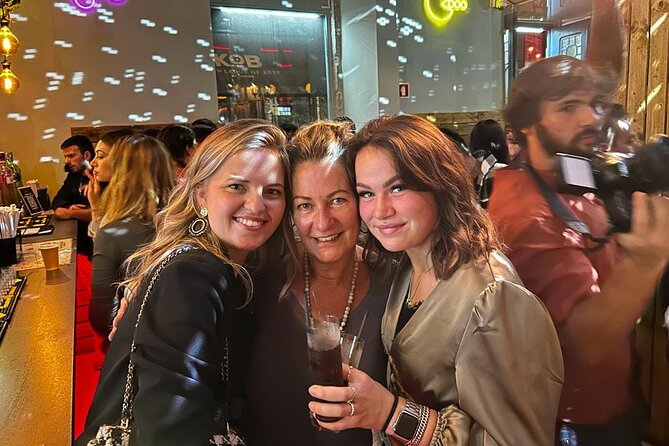 Porto Pubcrawl: 5h,7 Drinks,4 bars &Skip the line Club Entry - Timing and logistics: starting at 10pm changes how you should plan