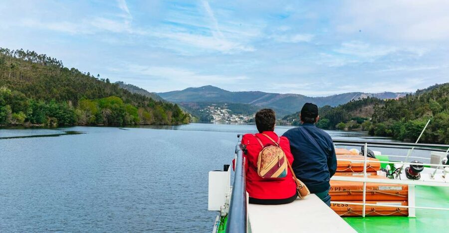 Porto - Régua - Porto Upstream Douro Cruise & Tour - From Cais da Estiva to the Douro Valley: how the day flows