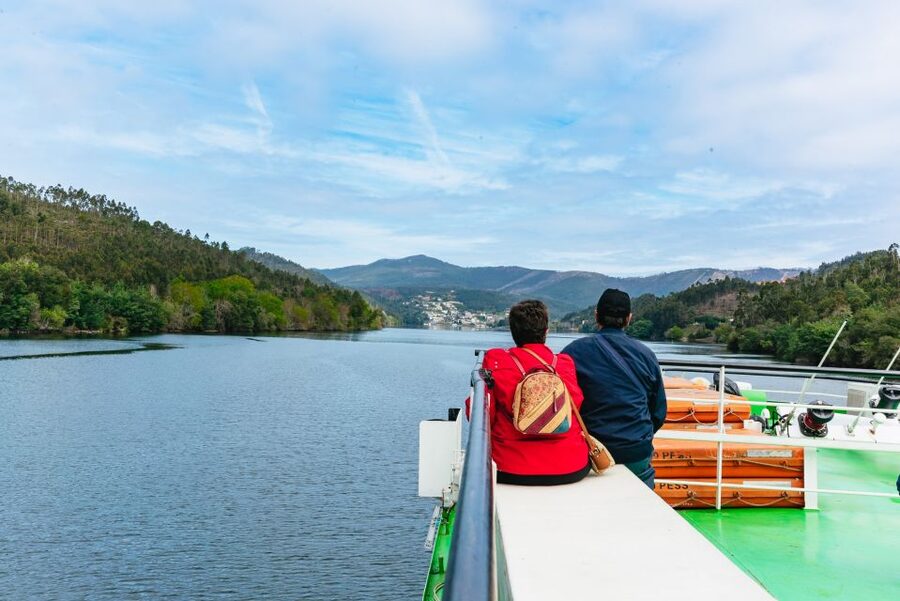 Porto - Régua - Porto Upstream Douro Cruise & Tour - Breakfast, lunch, and why the included food matters