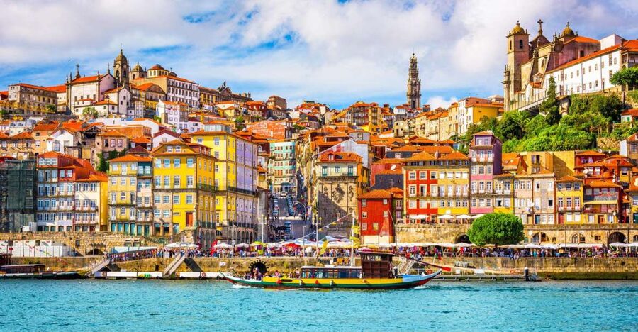 Porto Ribeira and highlights Private Walking Tour - Your Private 2-Hour Format: What You Gain (and What You Lose)