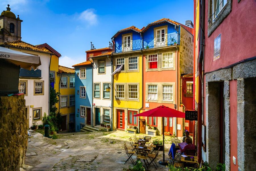 Porto Ribeira and highlights Private Walking Tour - The Bridge Area: Alminhas of the Bridge and the Meaning Behind the View
