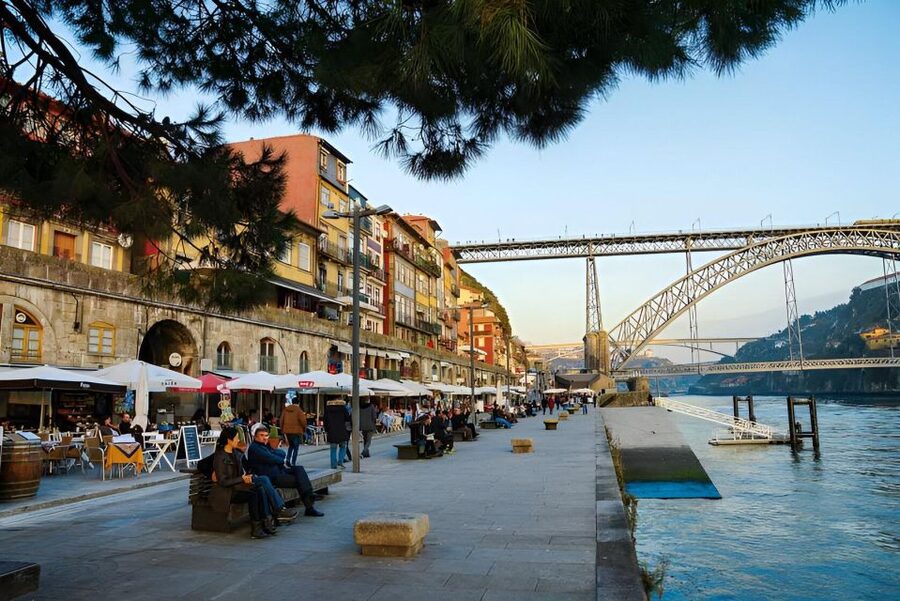 Porto Ribeira and highlights Private Walking Tour - The Walk Ends Where Porto Shows Off: Ribeira do Porto by the Douro