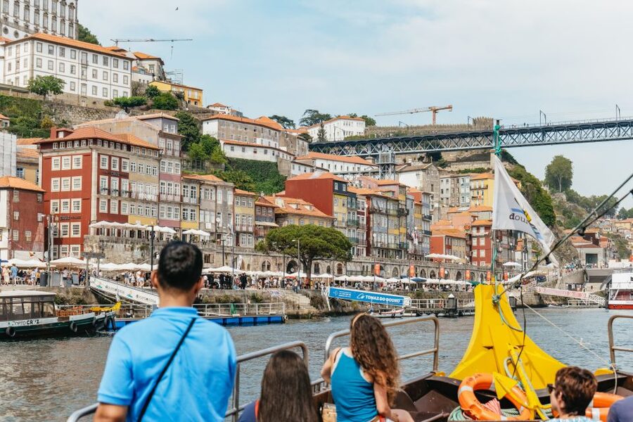Porto: River Douro 6 Bridges Cruise - Crowds, seating, and the small comfort issues that matter