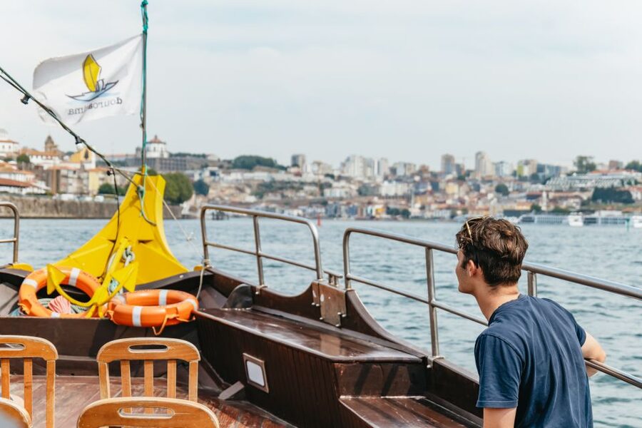 Porto: River Douro 6 Bridges Cruise - Boarding, timing, and why the hourly schedule is a big deal