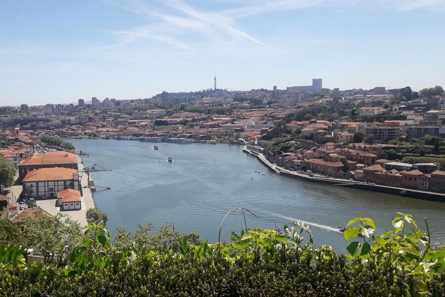 Porto Riverbank Tour on an e-bike: Atlantic Coast, Gardens - Pace, roads, and safety: what to expect on an e-bike city tour