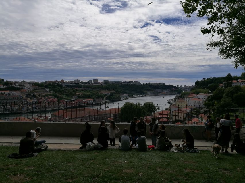 Porto: Riverside Panoramic E-Bike Tour - Pace, Group Size, and Why Guides Like Miguel, Ines, and Igor Get Praised