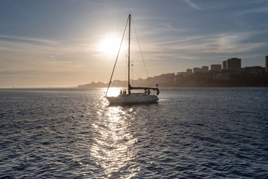 Porto: Romantic Sailboat Cruise - Jardins do Palácio de Cristal: turning a viewpoint into a moving one