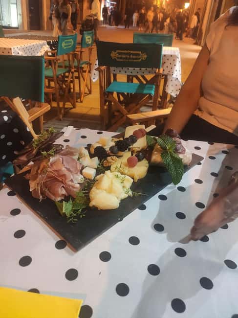 Porto's Flavors & Stories: Food Tasting with Friends - Porto Entre Amigos: a food tasting tour that feels like a local hang
