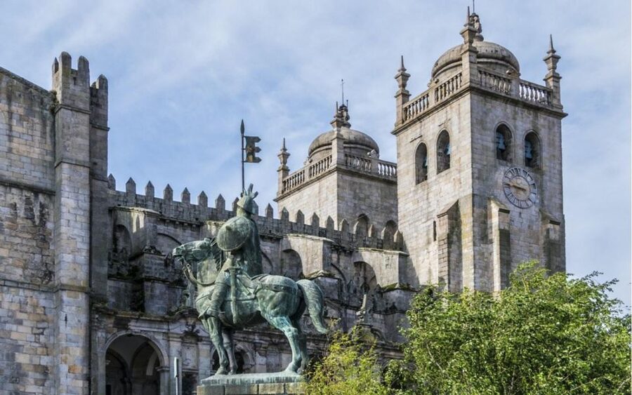 Porto’s Old Town: Amazing Secrets and Fresh Scoops - Maritime Adventures That Start in Porto, Not in a Textbook