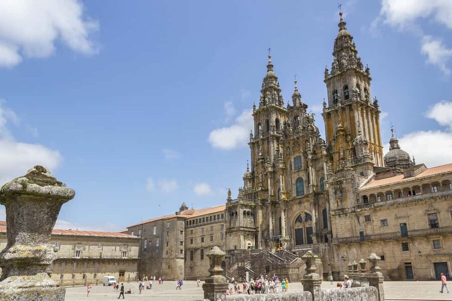 Porto: Santiago de Compostela and Valença do Minho Day Tour - Valença do Minho: medieval border town energy and fortress views