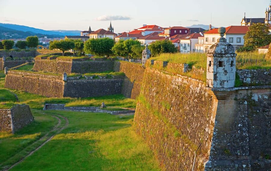 Porto: Santiago de Compostela and Valença do Minho Day Tour - The ride out of Porto: settle in for 10 hours of highlights