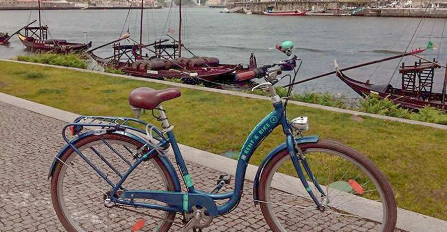 Porto: Self-Guided Bike and Boat Tour with Port Wine Tasting - Getting the feel of Porto and Gaia, without a full-day headache