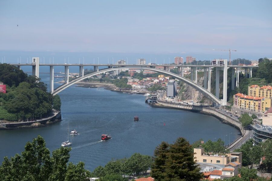 Porto: Self-Guided Bike and Boat Tour with Port Wine Tasting - From your bike store to Gaia via Dom Luis I Bridge