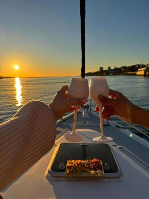 Porto shared Thullium Sailboat, enjoy magic sunset&open sail - Why this Porto sunset sail feels different from most cruises