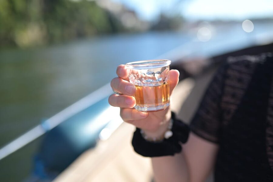 Porto: Six Bridges Douro River Cruise with Drinks - Port Drinks on Board: What You Get and Why It Works