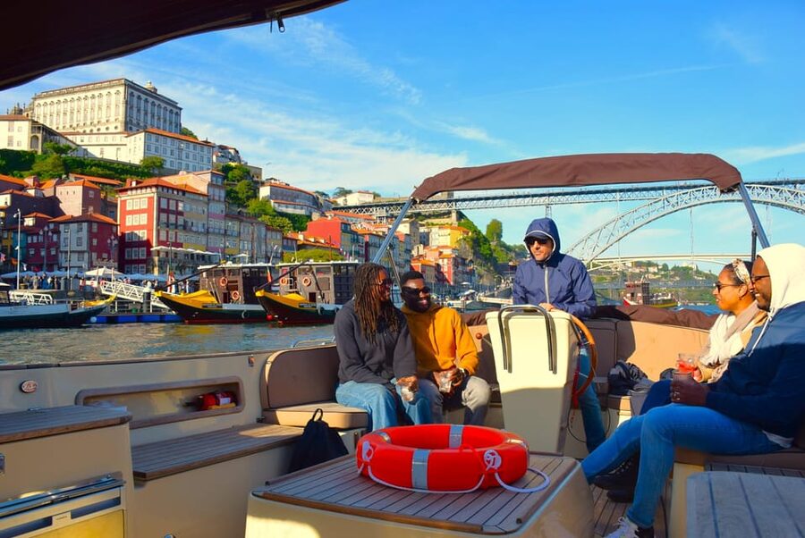 Porto: Six Bridges Douro River Cruise with Drinks - Sunset Golden Hour: The Light Makes the Whole Trip