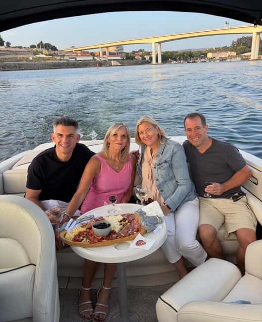 PORTO: Six Bridges Douro River Cruise with Wine and Snacks - Boarding the Giorgio at the river: where Porto looks different