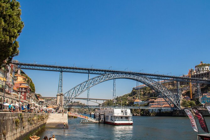 Porto Six Bridges Panoramic Cruise on the Douro River - Entering the Douro from Porto and Gaia, open-ticket style