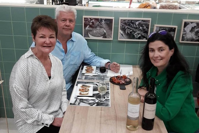 Porto Small-Group Local Food, Wine, and Sweets Tasting Tour - Wine, cheese, and charcuterie: the mid-tour payoff