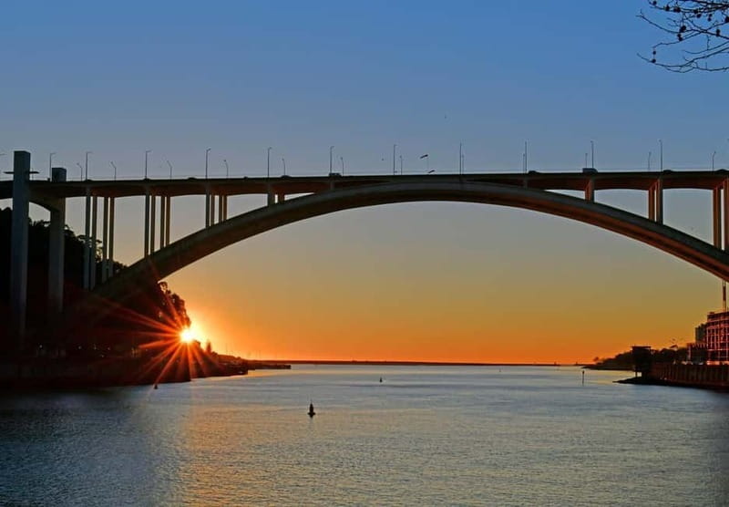 Porto: Sunset Cruise on the Douro River & Iconic Bridges - Getting On at Cais da Ribeira (and Finding the Right Desk)
